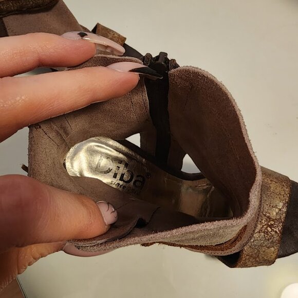 Diba Taupe Suede Wedge Bootie Size 8 - Picture 9 of 10